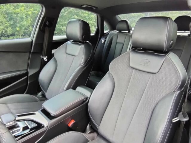 Белый Ауди А4, объемом двигателя 2 л и пробегом 42 тыс. км за 9500 $, фото 7 на Automoto.ua