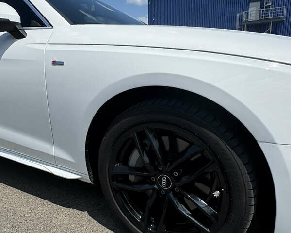 Белый Ауди А4, объемом двигателя 2 л и пробегом 111 тыс. км за 26100 $, фото 4 на Automoto.ua