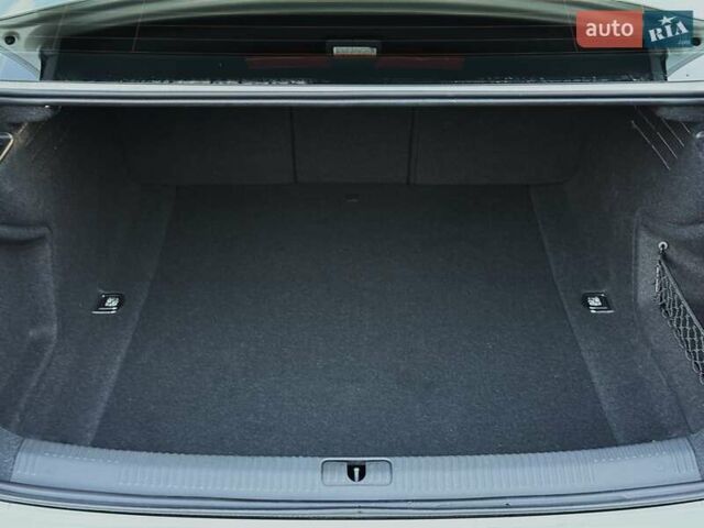 Білий Ауді А4, об'ємом двигуна 1.98 л та пробігом 76 тис. км за 30999 $, фото 25 на Automoto.ua