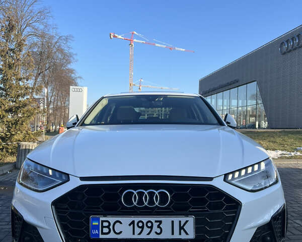 Белый Ауди А4, объемом двигателя 2 л и пробегом 105 тыс. км за 26000 $, фото 3 на Automoto.ua