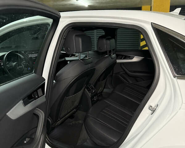 Белый Ауди А4, объемом двигателя 1.98 л и пробегом 41 тыс. км за 28990 $, фото 10 на Automoto.ua