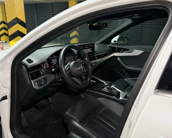 Белый Ауди А4, объемом двигателя 1.98 л и пробегом 41 тыс. км за 28990 $, фото 6 на Automoto.ua