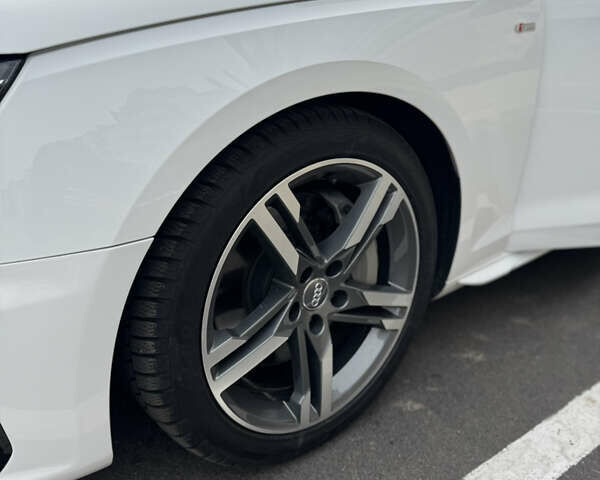 Белый Ауди А4, объемом двигателя 2 л и пробегом 35 тыс. км за 35999 $, фото 10 на Automoto.ua