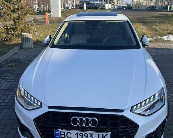 Белый Ауди А4, объемом двигателя 2 л и пробегом 105 тыс. км за 26000 $, фото 1 на Automoto.ua