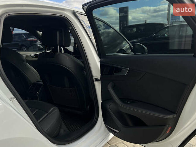 Белый Ауди А4, объемом двигателя 1.98 л и пробегом 82 тыс. км за 28000 $, фото 26 на Automoto.ua