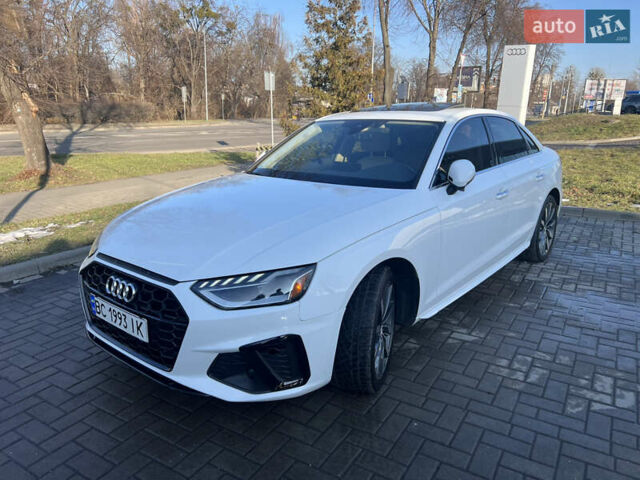 Белый Ауди А4, объемом двигателя 2 л и пробегом 105 тыс. км за 26000 $, фото 5 на Automoto.ua