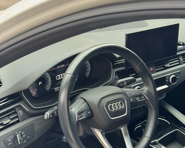 Белый Ауди А4, объемом двигателя 2 л и пробегом 35 тыс. км за 35999 $, фото 6 на Automoto.ua