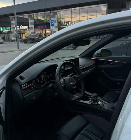 Ауді А4 2020 у Києві на Automoto.ua Білий Ауді А4, об'ємом двигуна 2 л та пробігом 94 тис. км за 27500 $, фото 12 на Automoto.ua