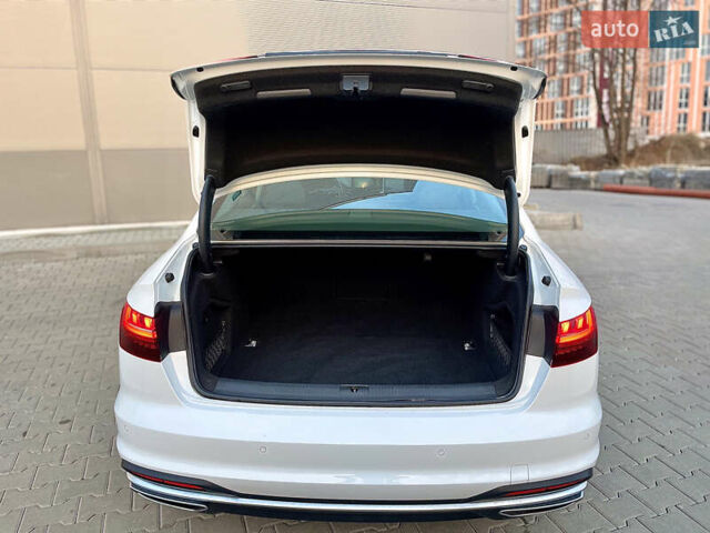 Белый Ауди А4, объемом двигателя 1.98 л и пробегом 5 тыс. км за 27800 $, фото 38 на Automoto.ua