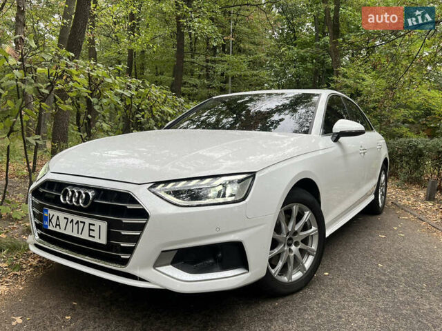 Белый Ауди А4, объемом двигателя 1.98 л и пробегом 46 тыс. км за 27900 $, фото 3 на Automoto.ua