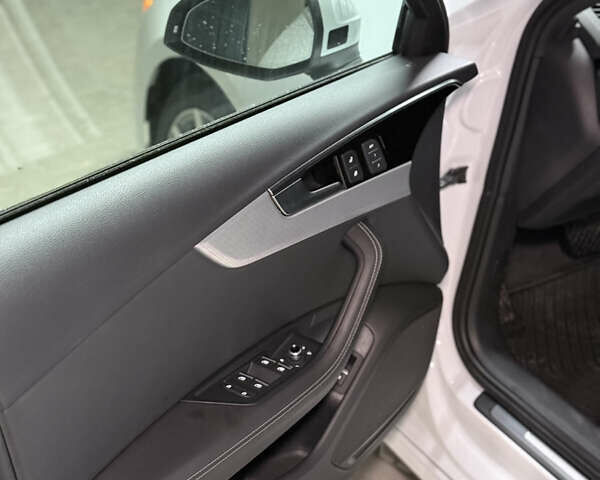 Белый Ауди А4, объемом двигателя 1.98 л и пробегом 41 тыс. км за 28990 $, фото 12 на Automoto.ua