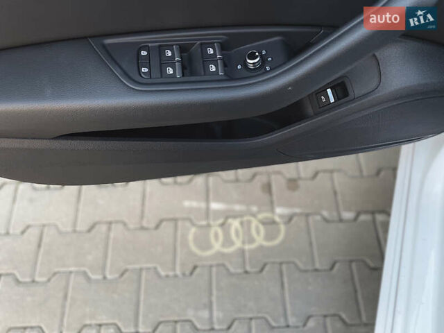 Белый Ауди А4, объемом двигателя 1.98 л и пробегом 5 тыс. км за 27800 $, фото 35 на Automoto.ua