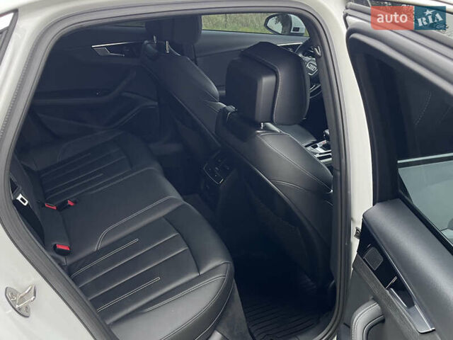 Белый Ауди А4, объемом двигателя 1.98 л и пробегом 39 тыс. км за 28500 $, фото 25 на Automoto.ua