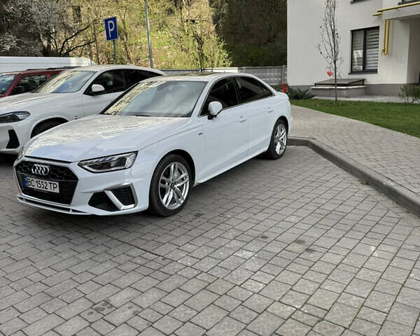 Белый Ауди А4, объемом двигателя 2 л и пробегом 142 тыс. км за 22500 $, фото 1 на Automoto.ua