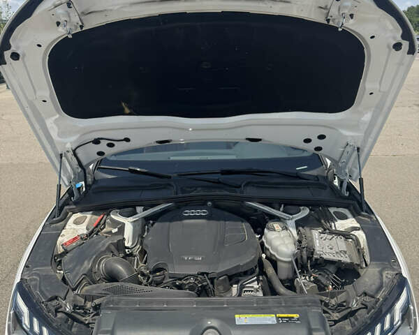 Белый Ауди А4, объемом двигателя 2 л и пробегом 111 тыс. км за 26100 $, фото 6 на Automoto.ua