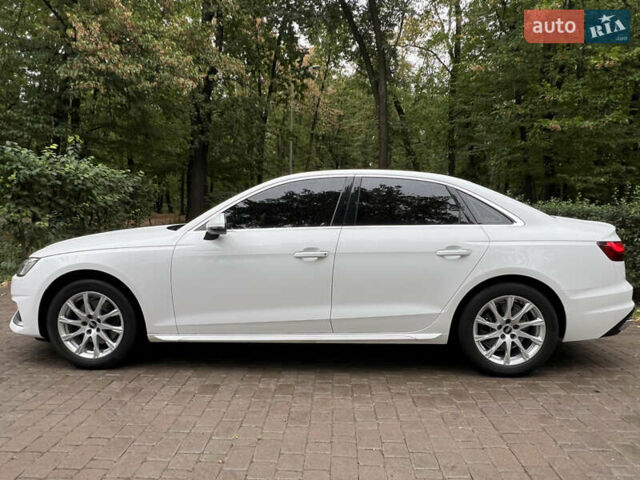 Белый Ауди А4, объемом двигателя 1.98 л и пробегом 46 тыс. км за 27900 $, фото 5 на Automoto.ua