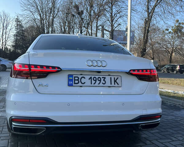 Белый Ауди А4, объемом двигателя 2 л и пробегом 105 тыс. км за 26000 $, фото 11 на Automoto.ua