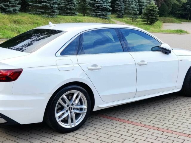 Белый Ауди А4, объемом двигателя 2 л и пробегом 42 тыс. км за 9500 $, фото 5 на Automoto.ua