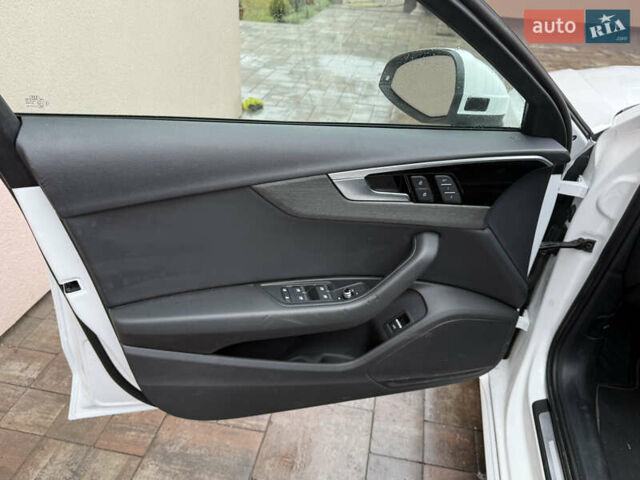 Білий Ауді А4, об'ємом двигуна 1.98 л та пробігом 82 тис. км за 25000 $, фото 6 на Automoto.ua