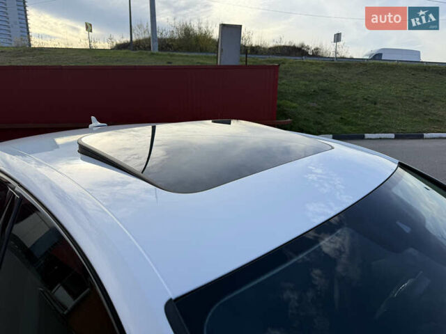 Білий Ауді А4, об'ємом двигуна 2 л та пробігом 126 тис. км за 23900 $, фото 37 на Automoto.ua