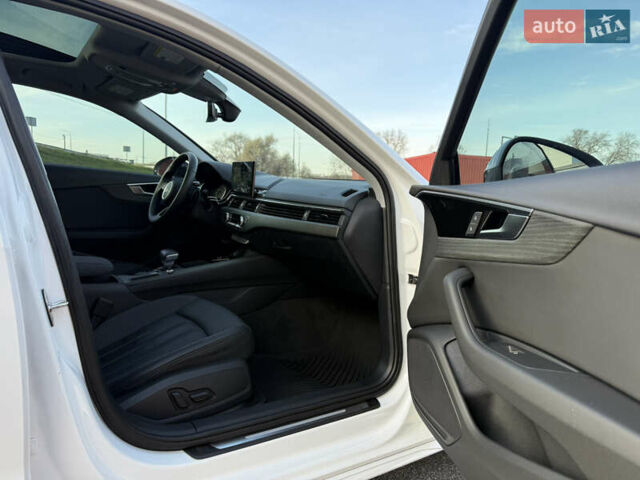 Білий Ауді А4, об'ємом двигуна 2 л та пробігом 126 тис. км за 23900 $, фото 59 на Automoto.ua
