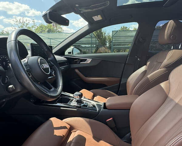 Белый Ауди А4, объемом двигателя 2 л и пробегом 111 тыс. км за 26100 $, фото 5 на Automoto.ua