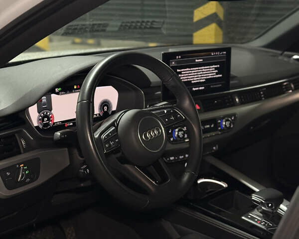 Белый Ауди А4, объемом двигателя 1.98 л и пробегом 41 тыс. км за 28990 $, фото 4 на Automoto.ua