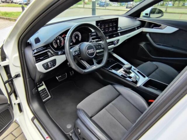 Белый Ауди А4, объемом двигателя 2 л и пробегом 42 тыс. км за 9500 $, фото 6 на Automoto.ua