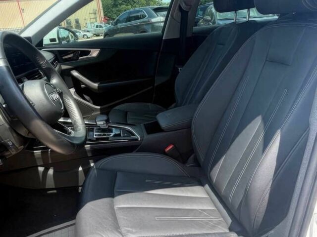 Белый Ауди А4, объемом двигателя 2 л и пробегом 50 тыс. км за 8000 $, фото 7 на Automoto.ua