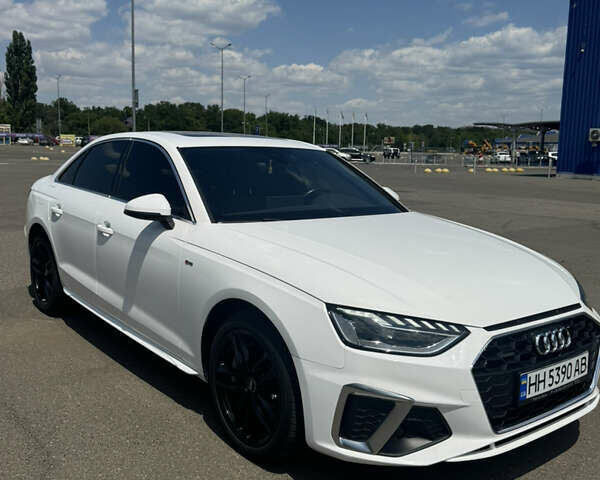Белый Ауди А4, объемом двигателя 2 л и пробегом 111 тыс. км за 26100 $, фото 2 на Automoto.ua