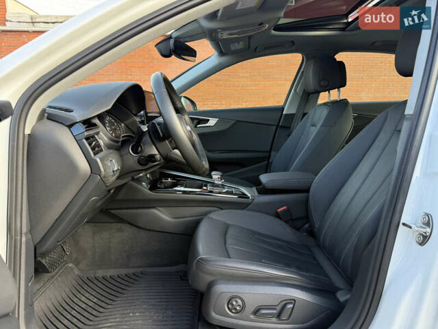 Білий Ауді А4, об'ємом двигуна 2 л та пробігом 126 тис. км за 23900 $, фото 41 на Automoto.ua
