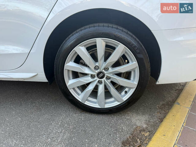 Белый Ауди А4, объемом двигателя 2 л и пробегом 131 тыс. км за 22500 $, фото 8 на Automoto.ua