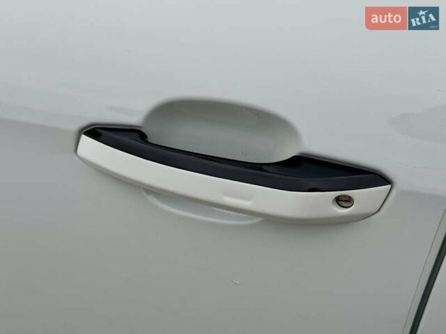 Белый Ауди А4, объемом двигателя 2 л и пробегом 132 тыс. км за 24500 $, фото 13 на Automoto.ua