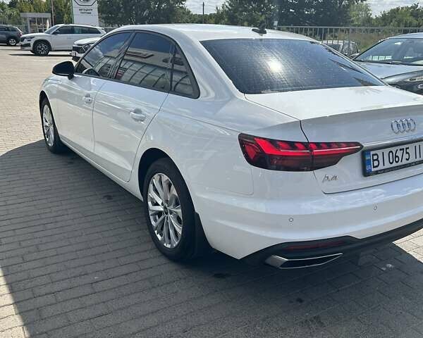 Белый Ауди А4, объемом двигателя 1.97 л и пробегом 132 тыс. км за 32800 $, фото 3 на Automoto.ua