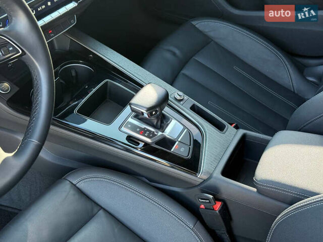 Белый Ауди А4, объемом двигателя 2 л и пробегом 131 тыс. км за 22500 $, фото 17 на Automoto.ua