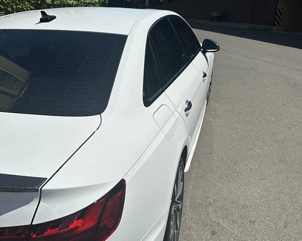 Белый Ауди А4, объемом двигателя 1.98 л и пробегом 54 тыс. км за 27700 $, фото 7 на Automoto.ua