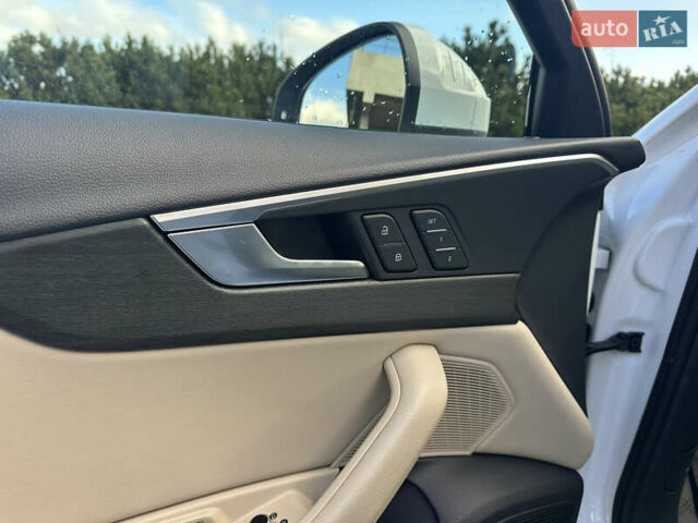 Белый Ауди А4, объемом двигателя 1.97 л и пробегом 58 тыс. км за 41999 $, фото 17 на Automoto.ua