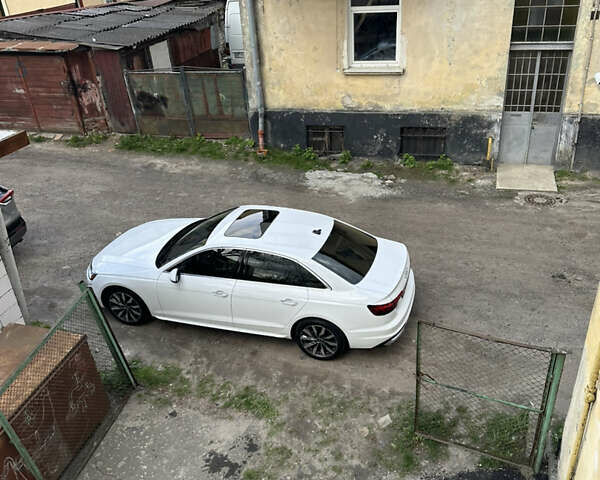 Білий Ауді А4, об'ємом двигуна 2 л та пробігом 32 тис. км за 29850 $, фото 43 на Automoto.ua