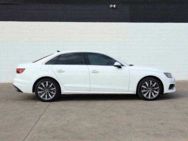 Белый Ауди А4, объемом двигателя 2 л и пробегом 27 тыс. км за 18000 $, фото 4 на Automoto.ua