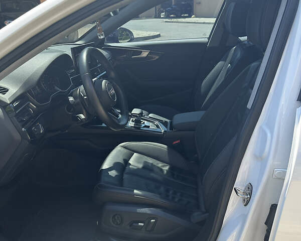 Белый Ауди А4, объемом двигателя 1.98 л и пробегом 54 тыс. км за 27700 $, фото 2 на Automoto.ua