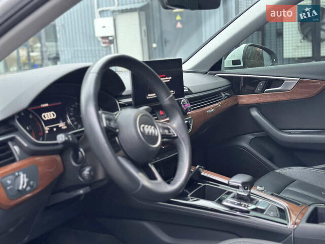 Белый Ауди А4, объемом двигателя 2 л и пробегом 22 тыс. км за 30000 $, фото 6 на Automoto.ua