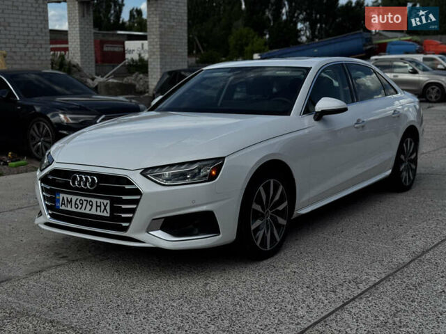 Белый Ауди А4, объемом двигателя 2 л и пробегом 16 тыс. км за 28999 $, фото 2 на Automoto.ua