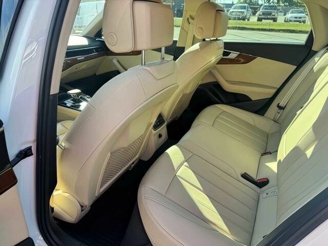 Белый Ауди А4, объемом двигателя 2 л и пробегом 20 тыс. км за 17000 $, фото 12 на Automoto.ua