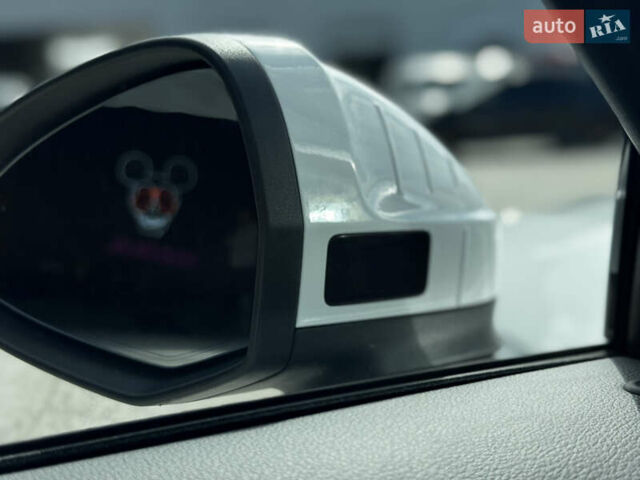 Белый Ауди А4, объемом двигателя 2 л и пробегом 16 тыс. км за 28999 $, фото 16 на Automoto.ua