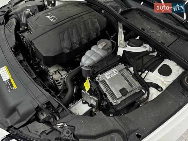 Белый Ауди А4, объемом двигателя 2 л и пробегом 16 тыс. км за 28999 $, фото 61 на Automoto.ua