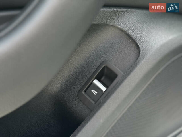 Белый Ауди А4, объемом двигателя 2 л и пробегом 16 тыс. км за 28999 $, фото 19 на Automoto.ua
