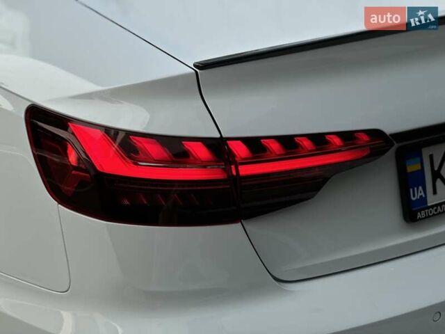 Білий Ауді А4, об'ємом двигуна 2 л та пробігом 47 тис. км за 30990 $, фото 7 на Automoto.ua