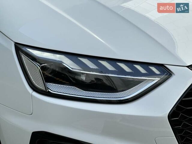 Білий Ауді А4, об'ємом двигуна 2 л та пробігом 47 тис. км за 30990 $, фото 13 на Automoto.ua