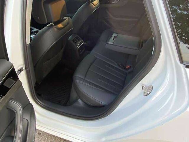 Білий Ауді А4, об'ємом двигуна 2 л та пробігом 77 тис. км за 22500 $, фото 16 на Automoto.ua