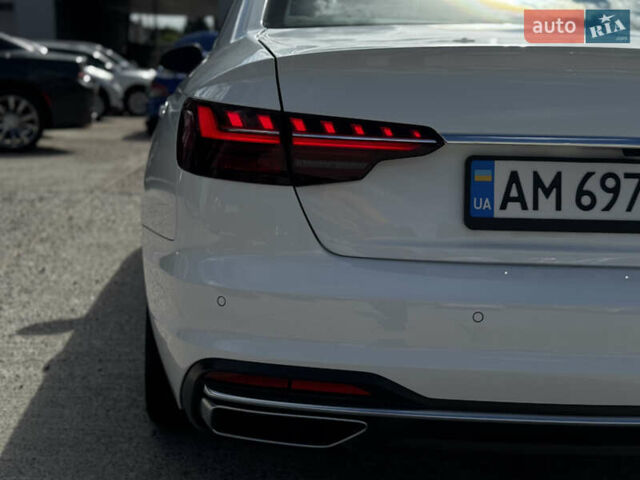Белый Ауди А4, объемом двигателя 2 л и пробегом 16 тыс. км за 28999 $, фото 9 на Automoto.ua